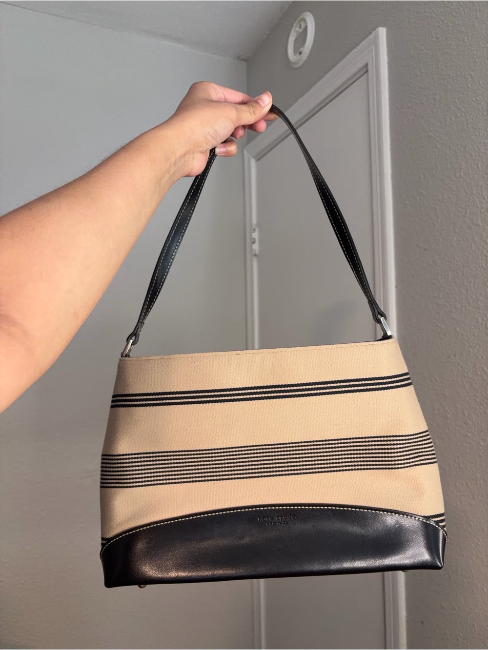 Kate SpadeLeather-Trim Striped Shoulder Bag in Beige and Black